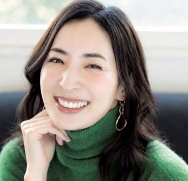 真飛聖が結婚した旦那はだれ？本名は山下裕子？宝塚時 …